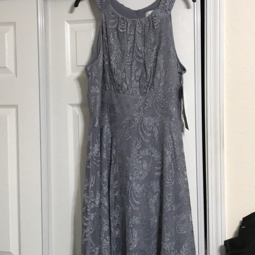 Sleeveless silver color dress